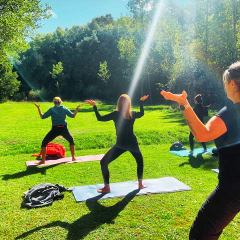 clase yoga te trnasforma exterior